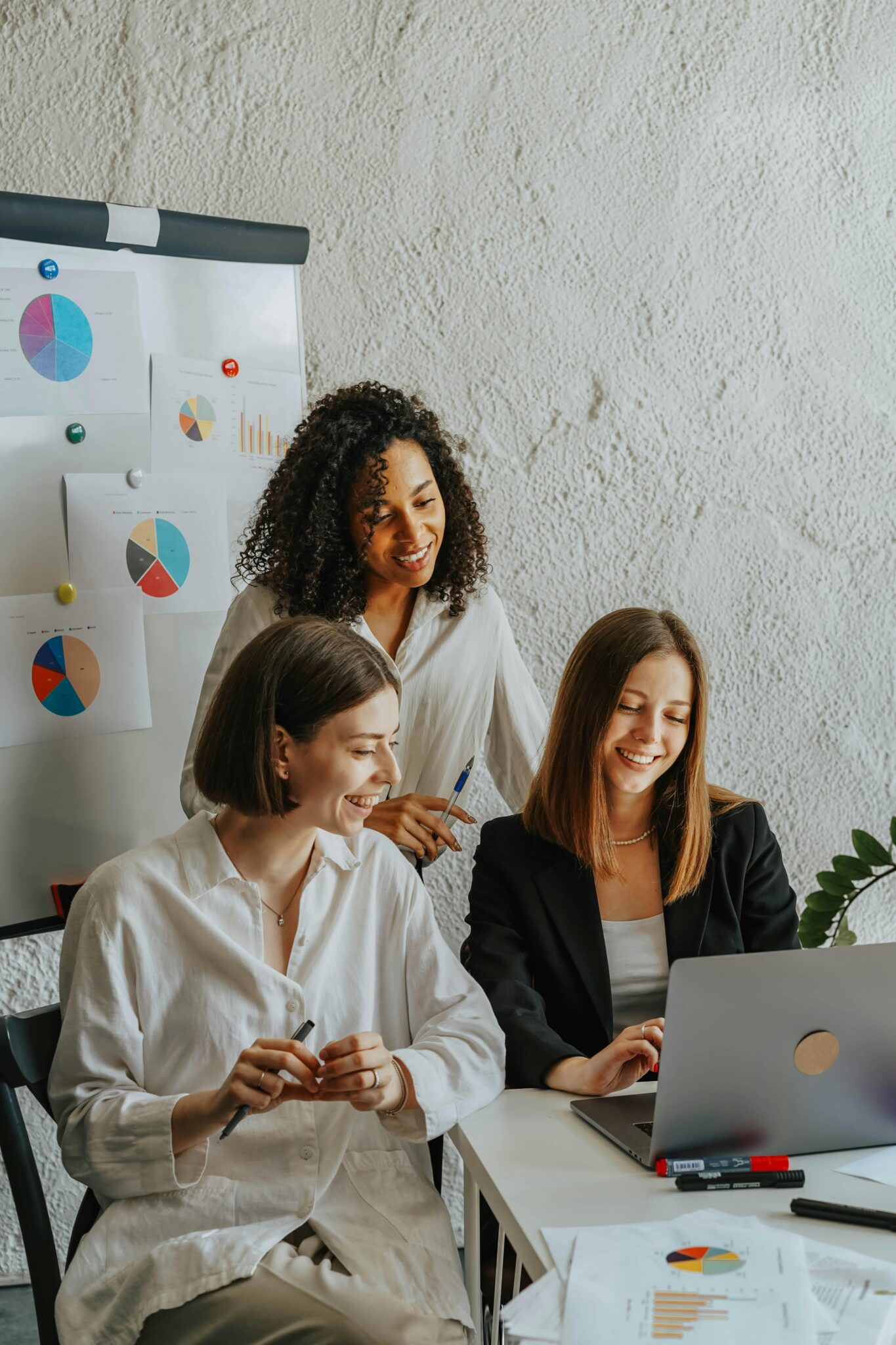 women working together